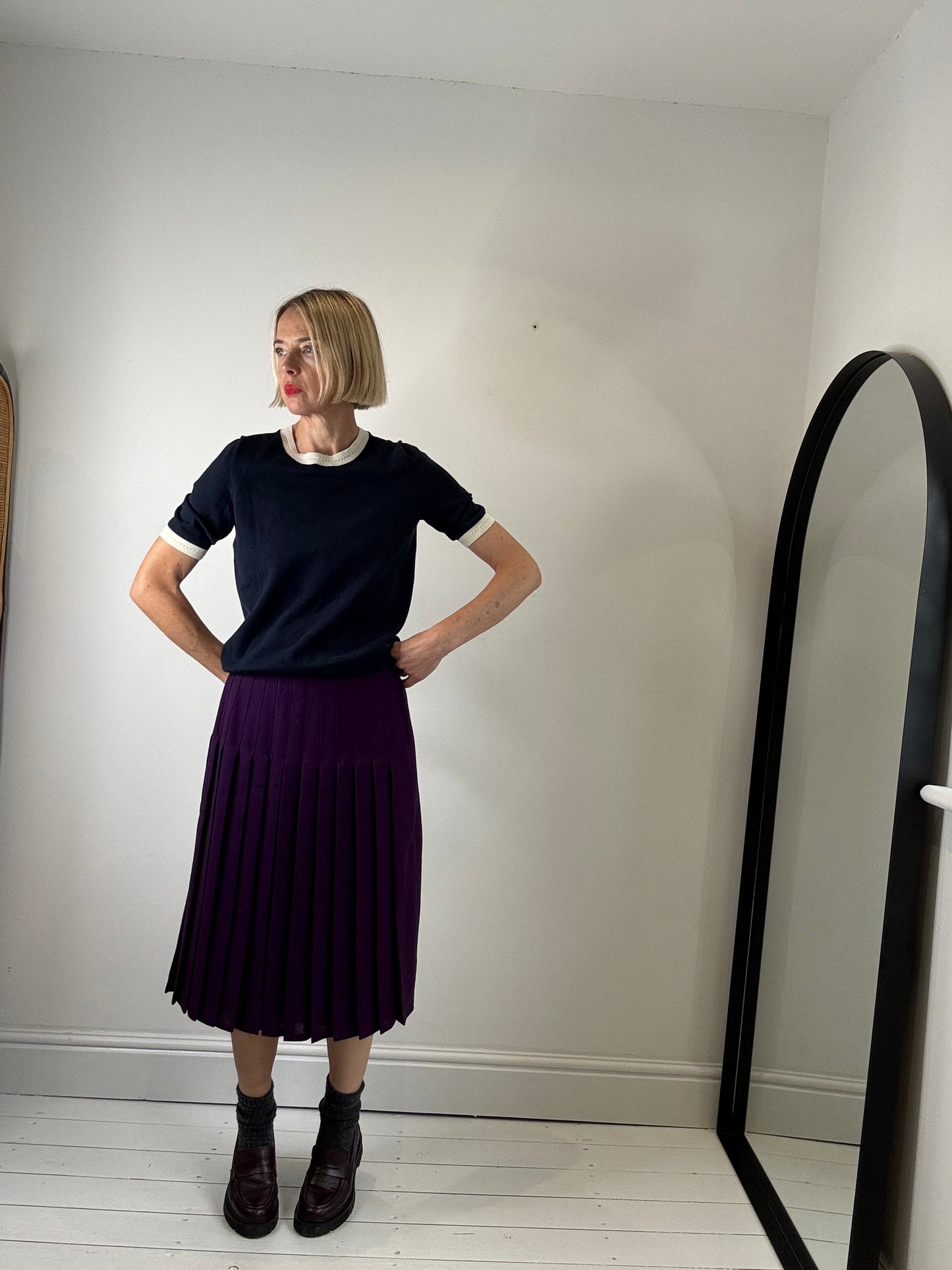 VINTAGE knife pleat skirt