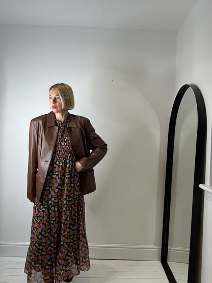 Buttoned leather jacket