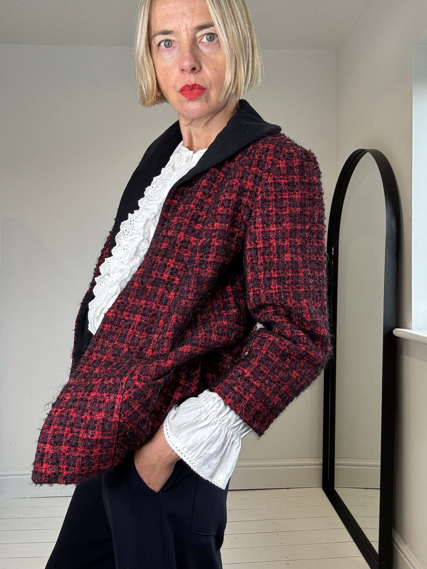 VINTAGE tweedy boucle jacket with contrast collar