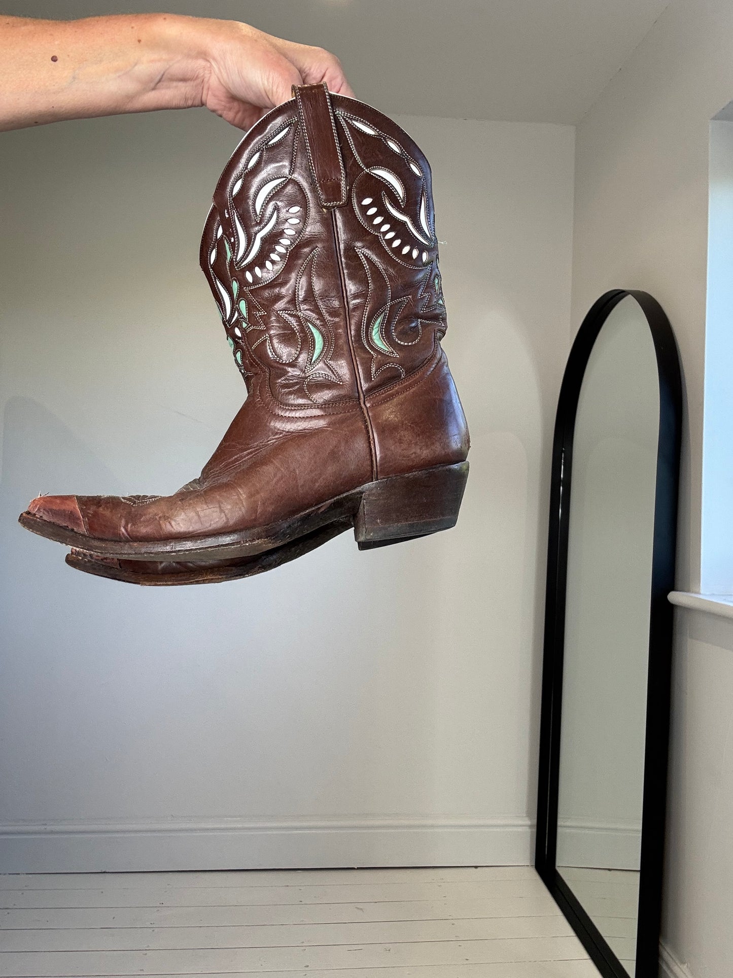 R SOLES cowboy boots