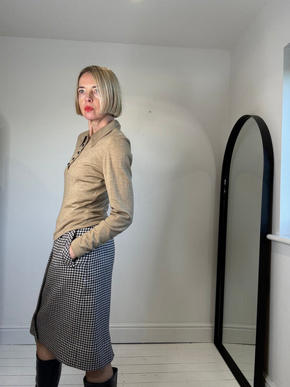 VINTAGE dogtooth knee length pencil skirt