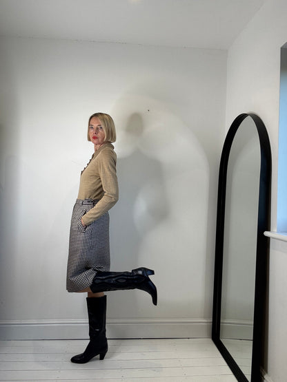 VINTAGE dogtooth knee length pencil skirt