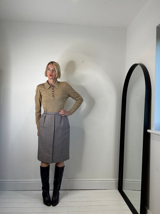 VINTAGE dogtooth knee length pencil skirt
